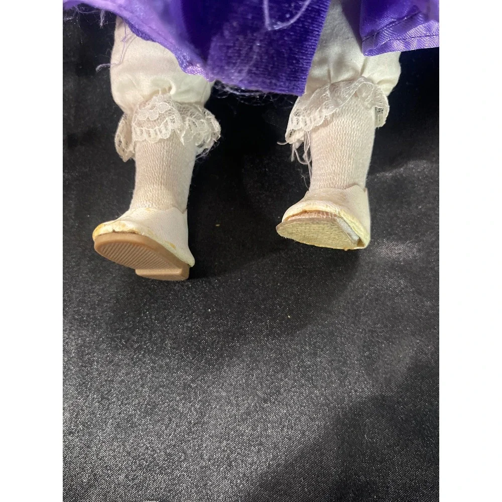 Vintage Musical Porcelain Doll Purple Velvet Lace Dress Brown Curls‎ Blue Eyes